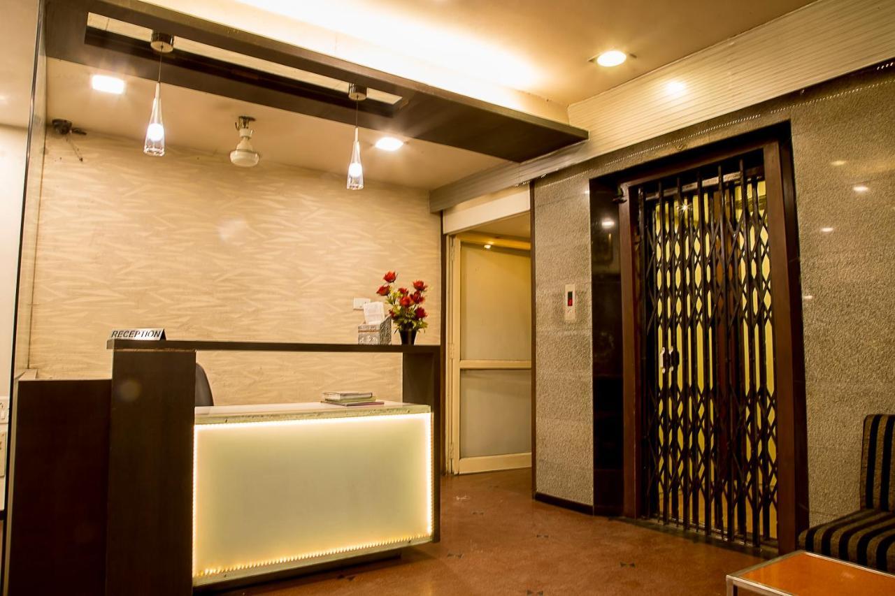 Hotel Shertown Ахмедабад Экстерьер фото