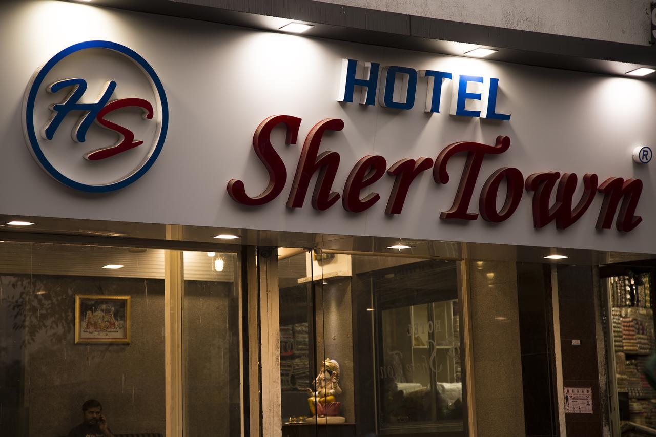 Hotel Shertown Ахмедабад Экстерьер фото